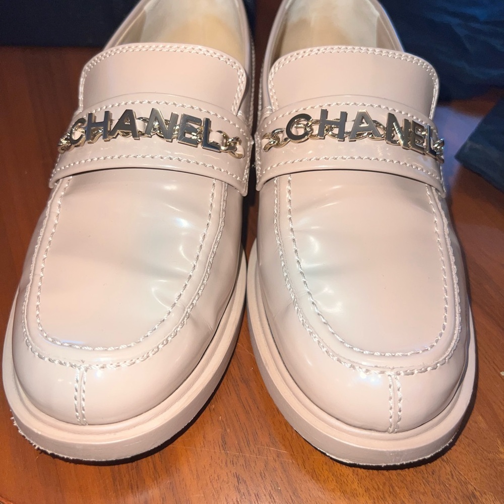 Chanel bonnie cream nude Clyde 20mm loafer flats (for size 9.5-10 feet size 41) - Picture 11 of 16
